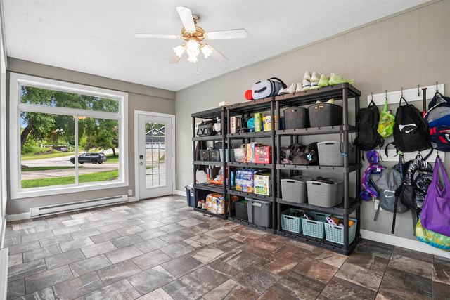 829 Maucker Road, Cedar Falls, IA 50613