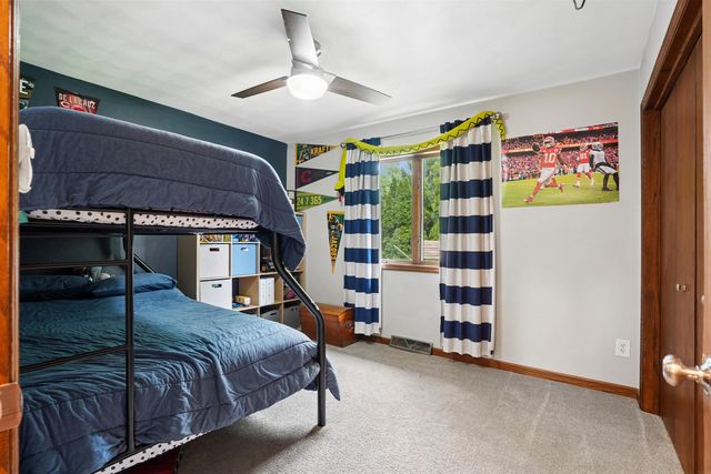 829 Maucker Road, Cedar Falls, IA 50613