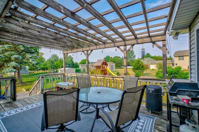 1395 Willow Avenue, New Richmond, WI 54017