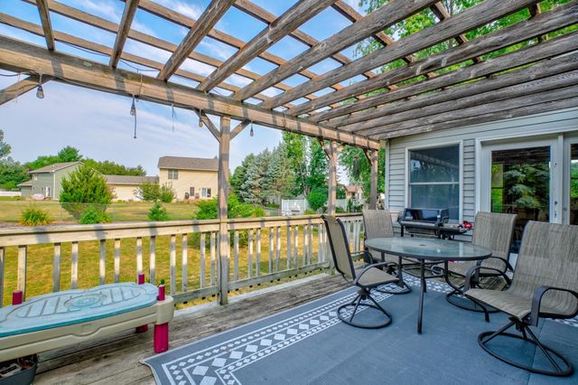 1395 Willow Avenue, New Richmond, WI 54017