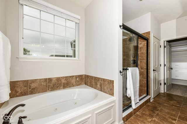 14375 Pendragon Way, Fishers, IN 46037