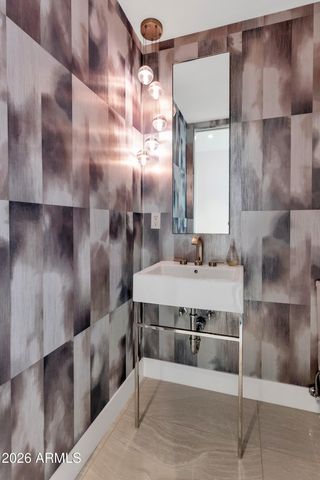 3801 N GOLDWATER Boulevard 402, Scottsdale, AZ 85251