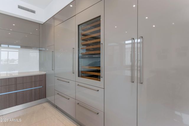 3801 N GOLDWATER Boulevard 402, Scottsdale, AZ 85251