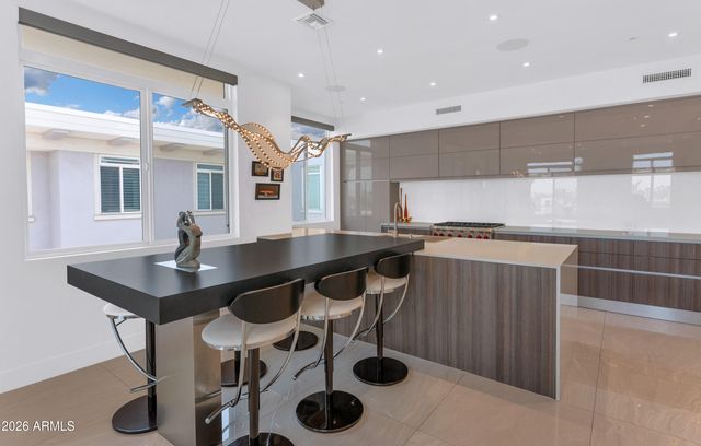 3801 N GOLDWATER Boulevard 402, Scottsdale, AZ 85251