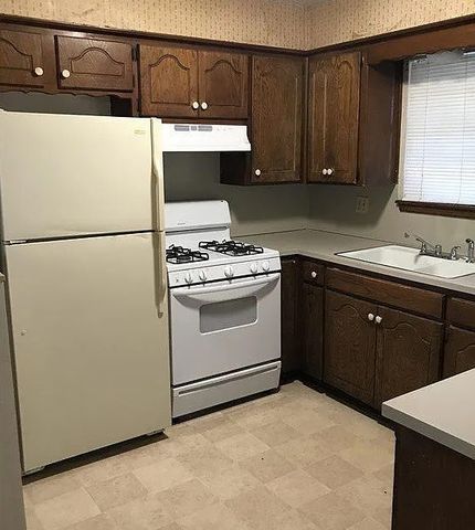 4501 Meadowpark Drive, Midwest City, OK 73110