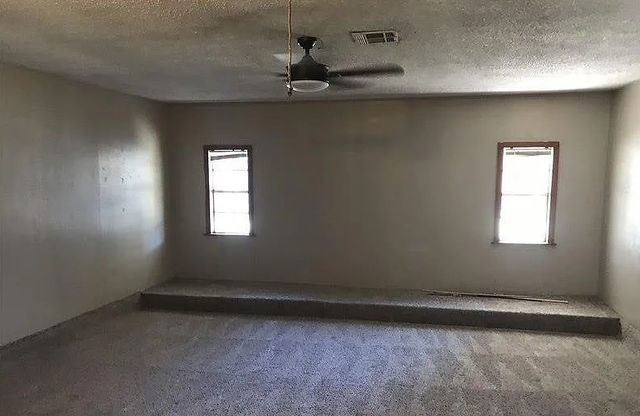 4501 Meadowpark Drive, Midwest City, OK 73110