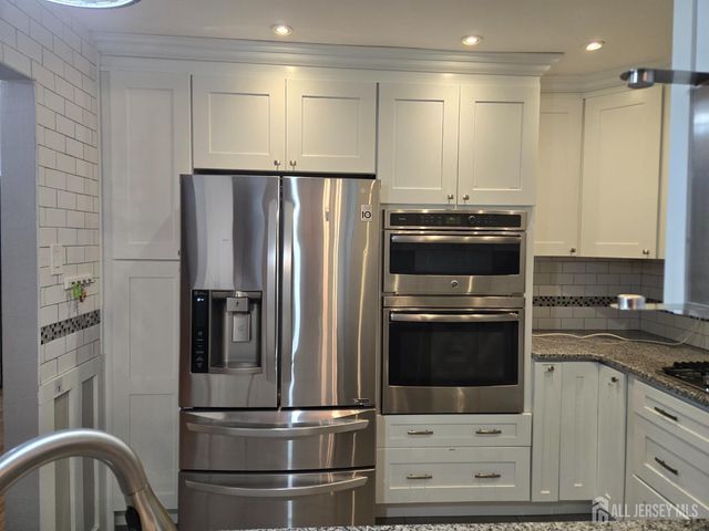 19 Dorchester Drive, East Brunswick, NJ 08816