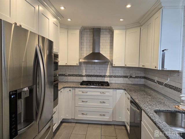 19 Dorchester Drive, East Brunswick, NJ 08816