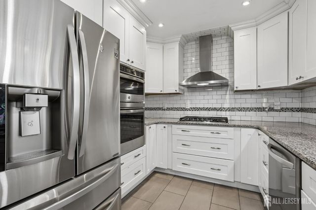19 Dorchester Drive, East Brunswick, NJ 08816