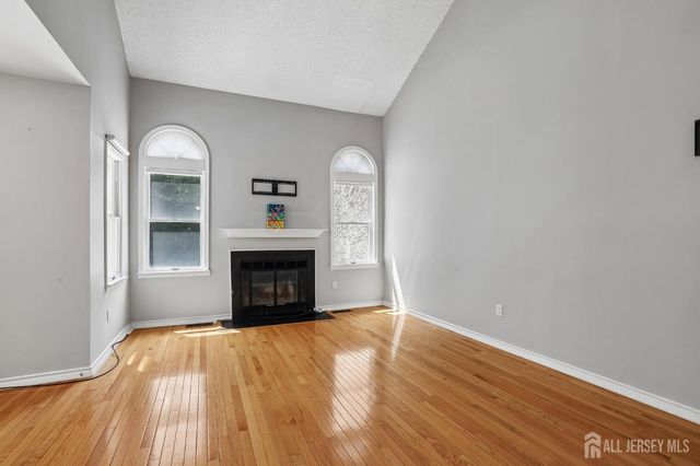 19 Dorchester Drive, East Brunswick, NJ 08816