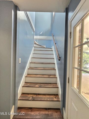 118 Linnet Drive, Ocean Springs, MS 39564