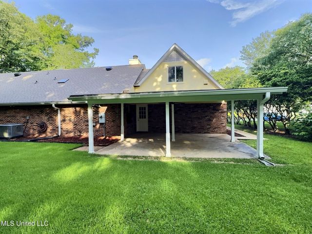 118 Linnet Drive, Ocean Springs, MS 39564