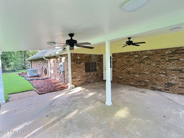 118 Linnet Drive, Ocean Springs, MS 39564