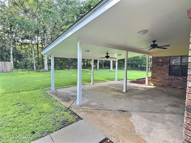 118 Linnet Drive, Ocean Springs, MS 39564