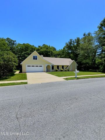 118 Linnet Drive, Ocean Springs, MS 39564