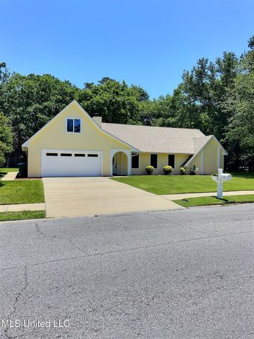 118 Linnet Drive, Ocean Springs, MS 39564