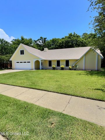118 Linnet Drive, Ocean Springs, MS 39564