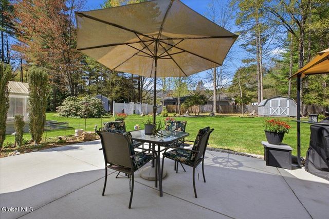 10 Queen Diana Lane, Queensbury, NY 12804