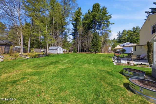10 Queen Diana Lane, Queensbury, NY 12804
