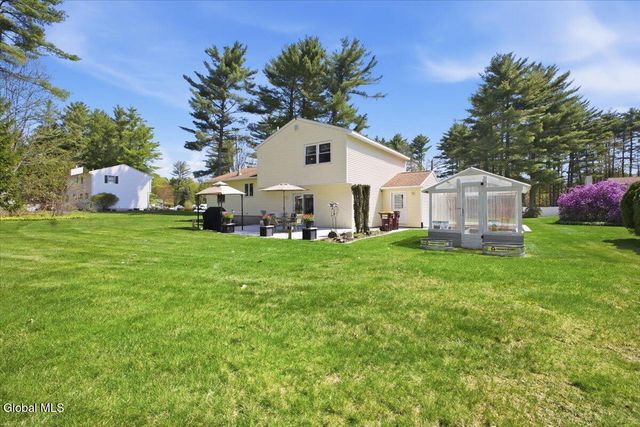 10 Queen Diana Lane, Queensbury, NY 12804