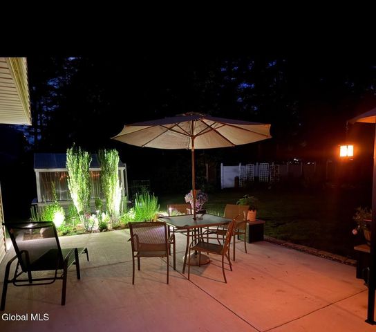 10 Queen Diana Lane, Queensbury, NY 12804
