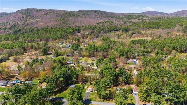 10 Queen Diana Lane, Queensbury, NY 12804