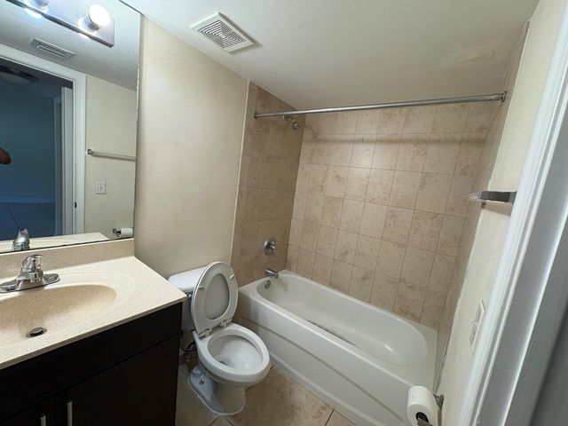 6235 SW 47TH Manor 202, Davie, FL 33314