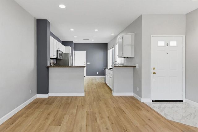 10950 Ivy Hill Dr 4, San Diego, CA 92131