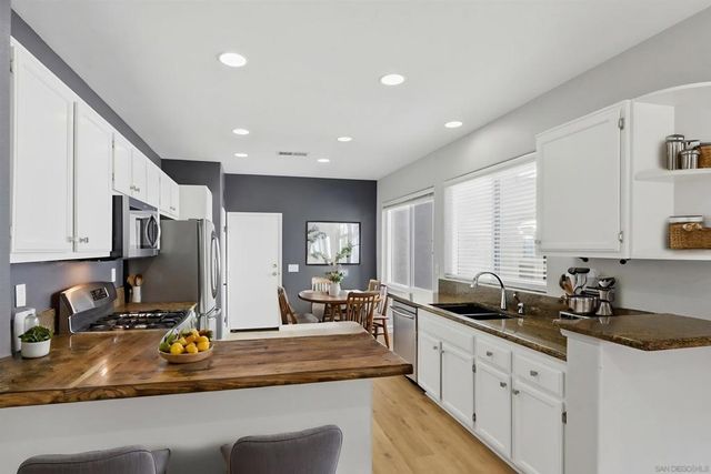 10950 Ivy Hill Dr 4, San Diego, CA 92131