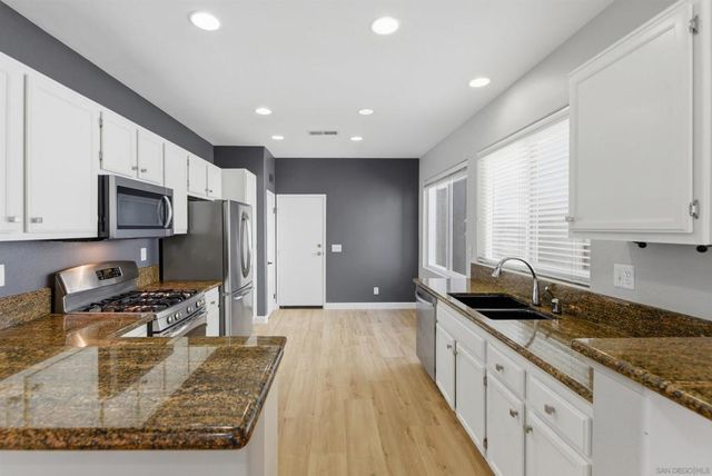 10950 Ivy Hill Dr 4, San Diego, CA 92131