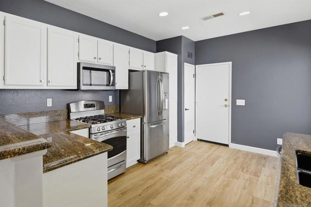 10950 Ivy Hill Dr 4, San Diego, CA 92131