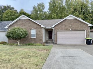 552 Parkvue Village Way, Clarksville, TN 37043