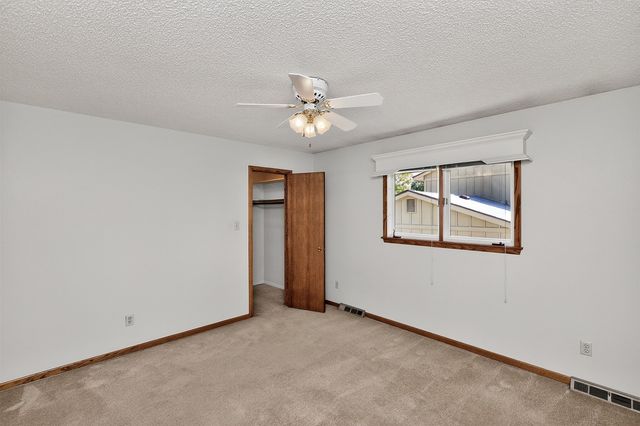 9890 Clark Street, Clive, IA 50325