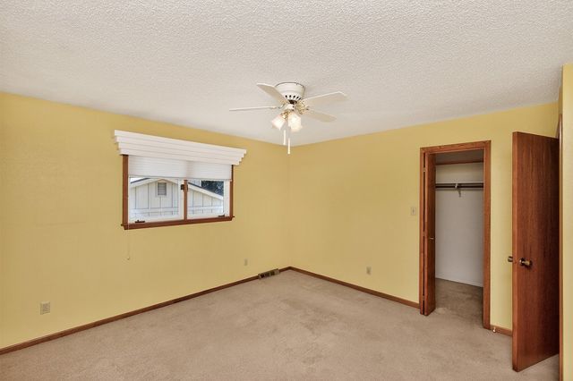 9890 Clark Street, Clive, IA 50325