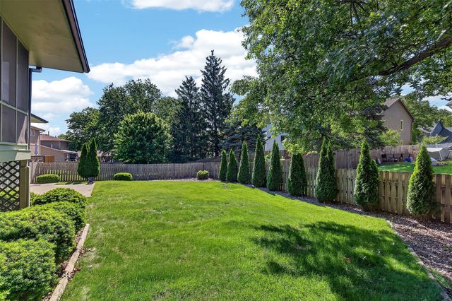 9890 Clark Street, Clive, IA 50325