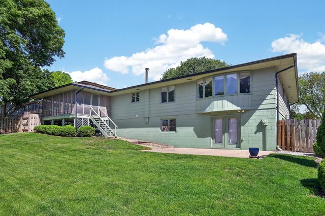 9890 Clark Street, Clive, IA 50325
