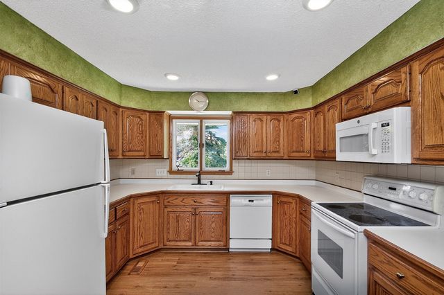 9890 Clark Street, Clive, IA 50325