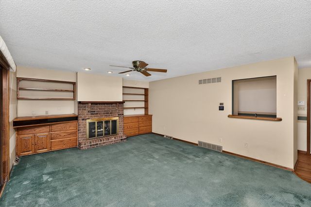 9890 Clark Street, Clive, IA 50325