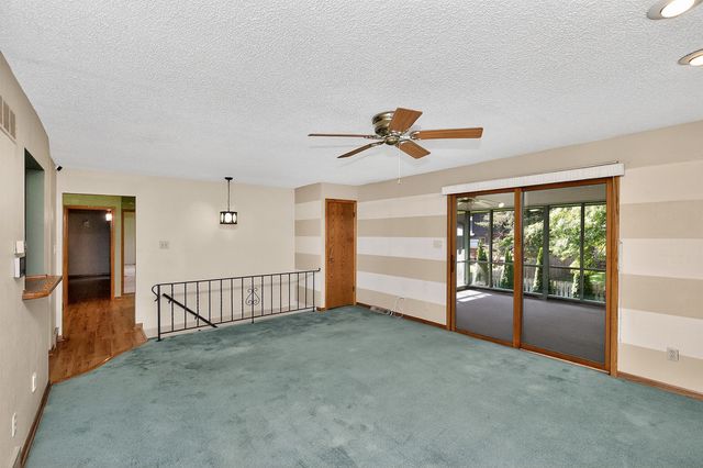 9890 Clark Street, Clive, IA 50325