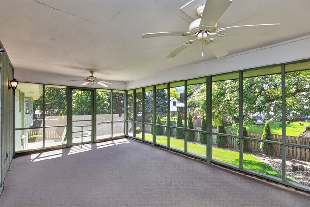9890 Clark Street, Clive, IA 50325