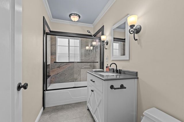 2214 U St, Sacramento, CA 95818