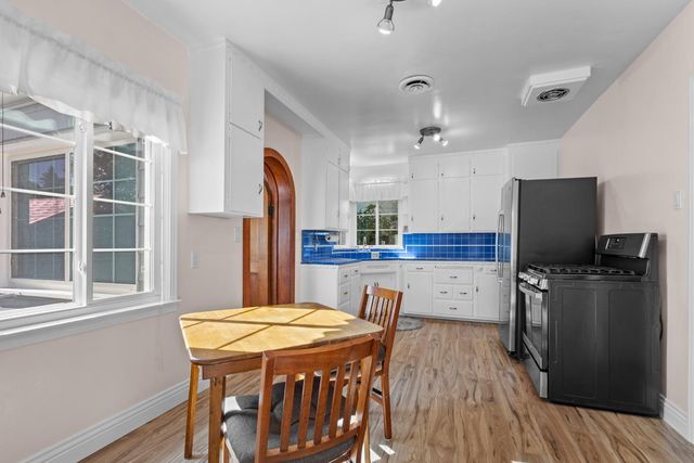 2214 U St, Sacramento, CA 95818