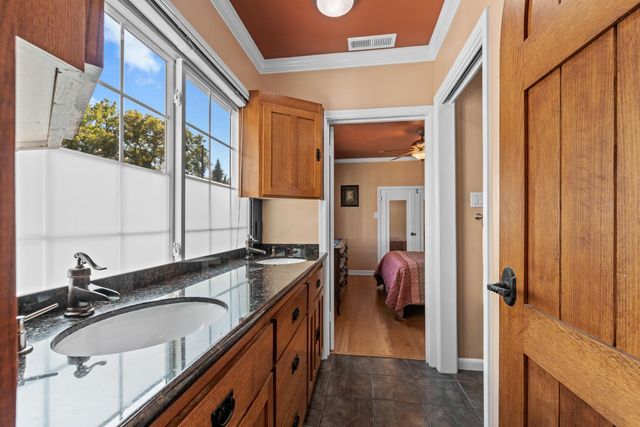 2214 U St, Sacramento, CA 95818