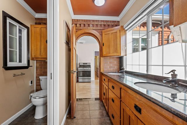 2214 U St, Sacramento, CA 95818