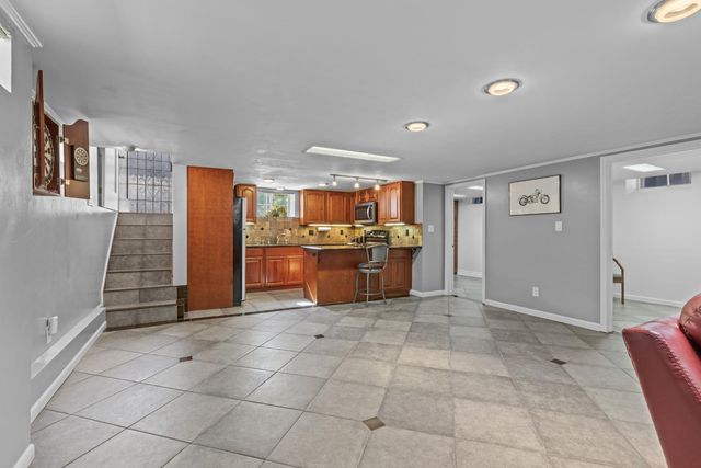 2214 U St, Sacramento, CA 95818