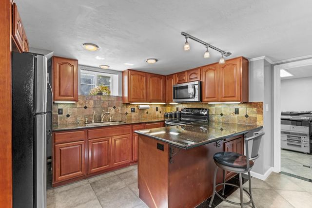 2214 U St, Sacramento, CA 95818