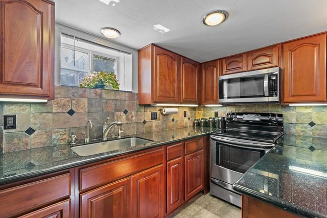 2214 U St, Sacramento, CA 95818