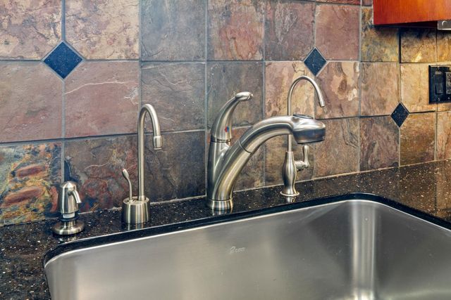 2214 U St, Sacramento, CA 95818