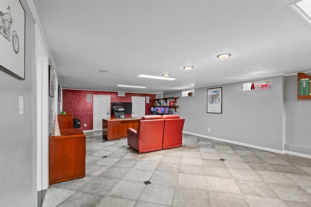 2214 U St, Sacramento, CA 95818