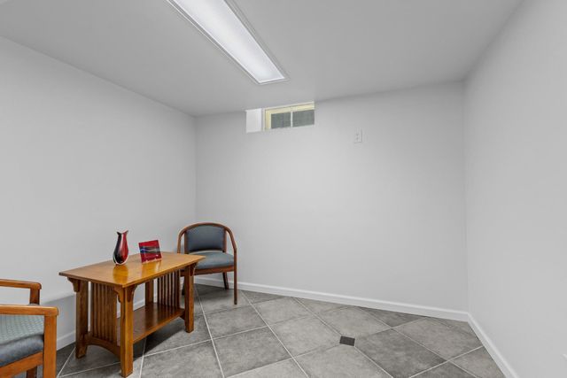 2214 U St, Sacramento, CA 95818